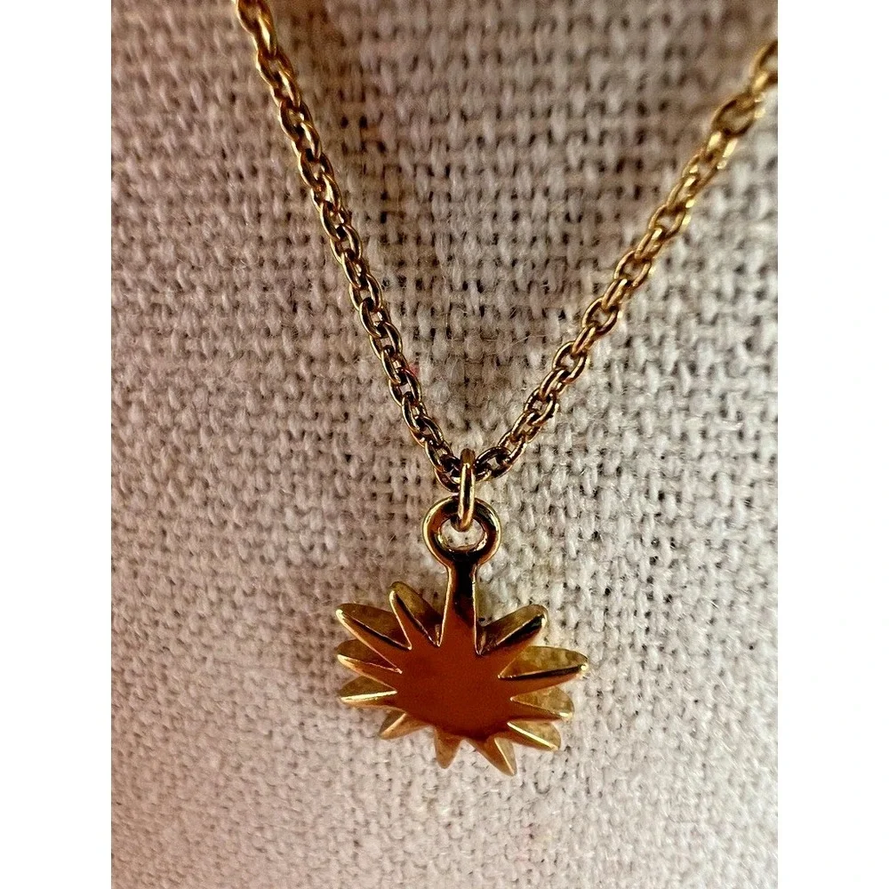 Alexa's Angels Gold Tone Necklace Sunburst Charm Crystal Dainty Minimalist‎ 17